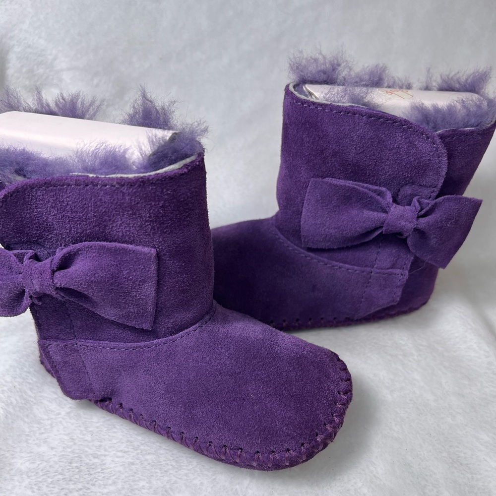Ugg Infant Cabby Size:4/5